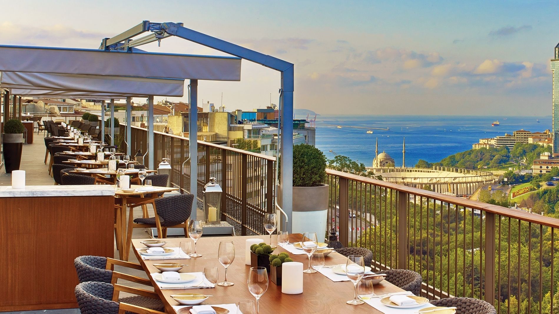 Spago Teras Bar